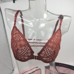 Victoria’s Secret Very Sexy Unlined Front Closure